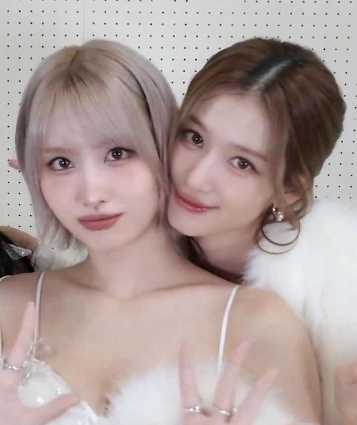 모모 (TWICE)의 최신 사진