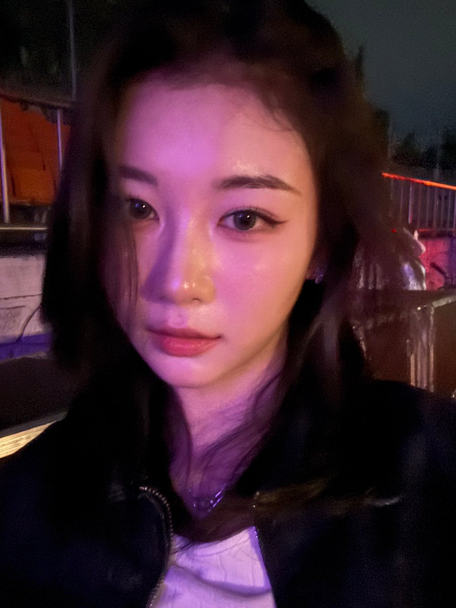 Behind-the-scenes cut of tripleS