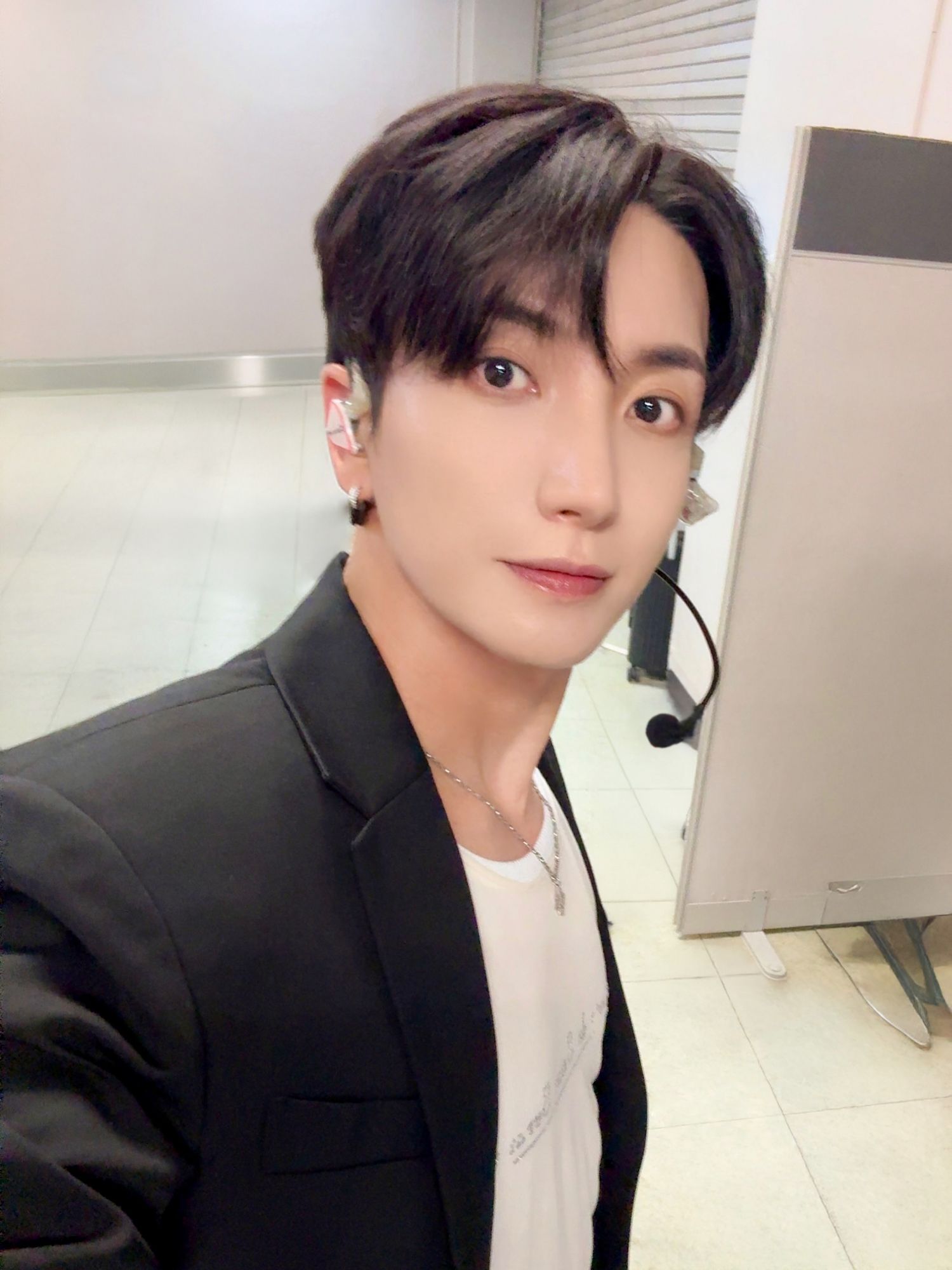 Behind-the-scenes cut of Leeteuk (Super Junior)