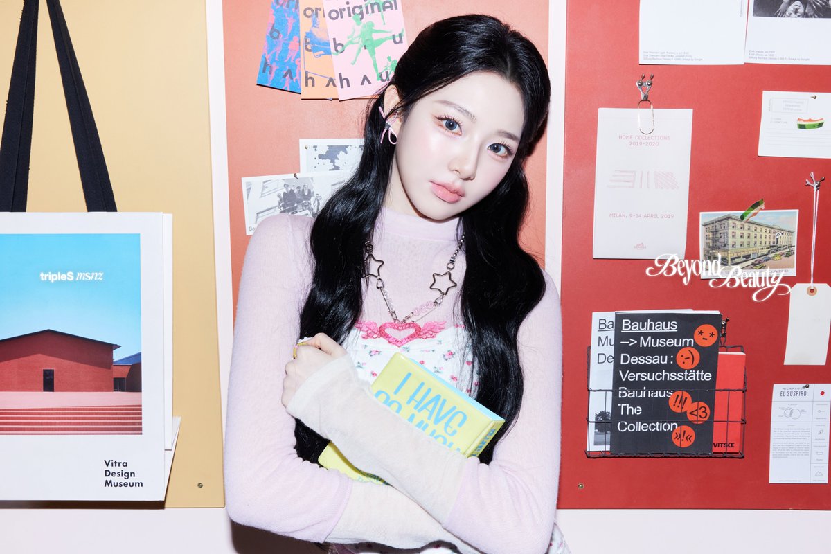 Behind-the-scenes cut of tripleS