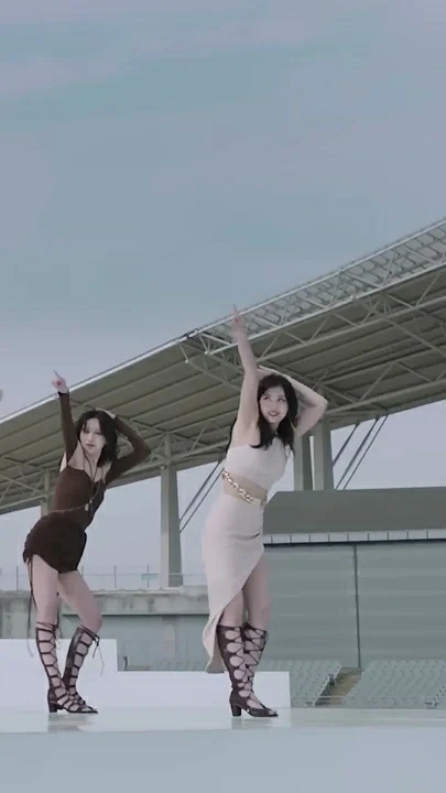 모모 (TWICE)의 최신 사진