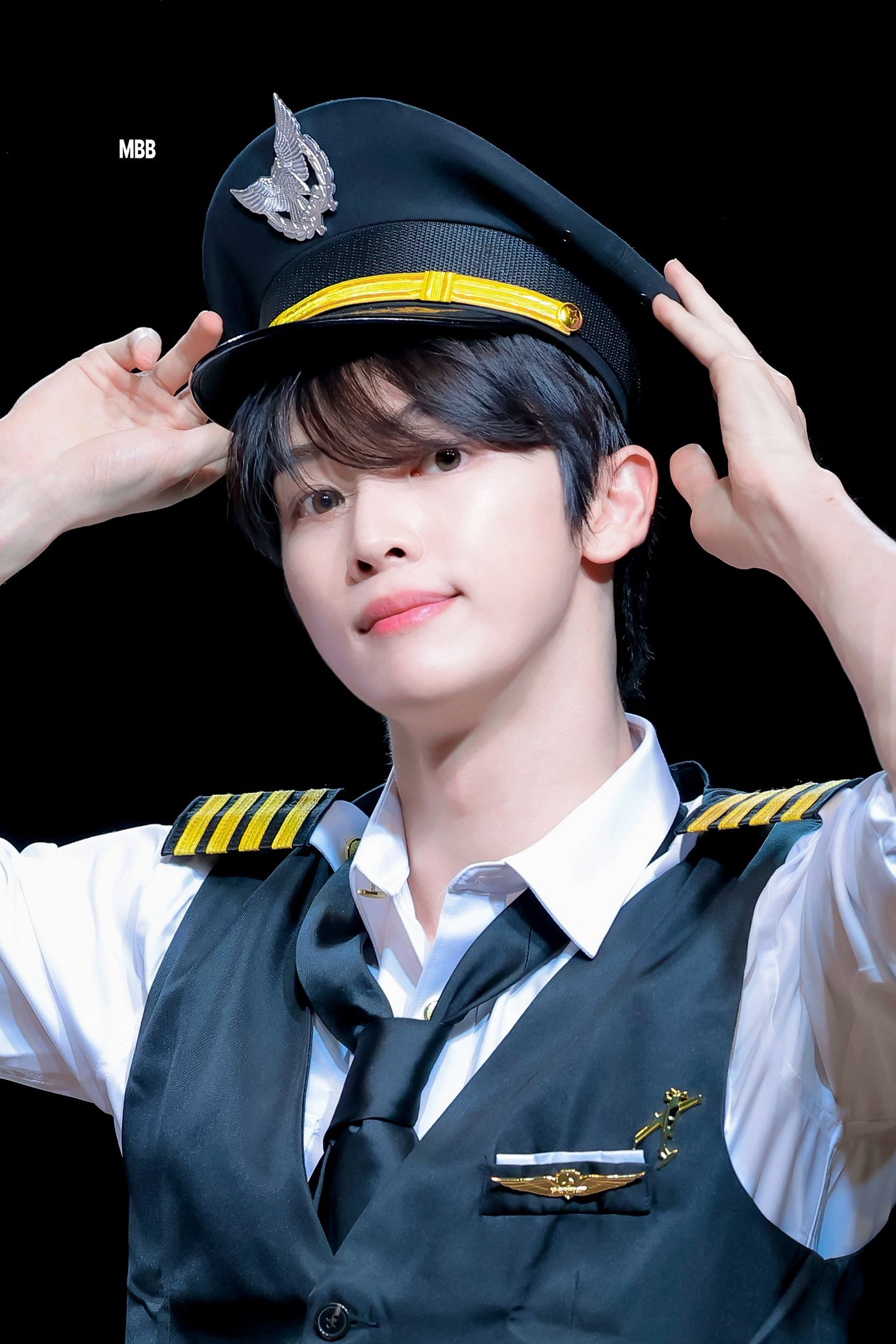 Recent activity shot of Sungchan (RIIZE)