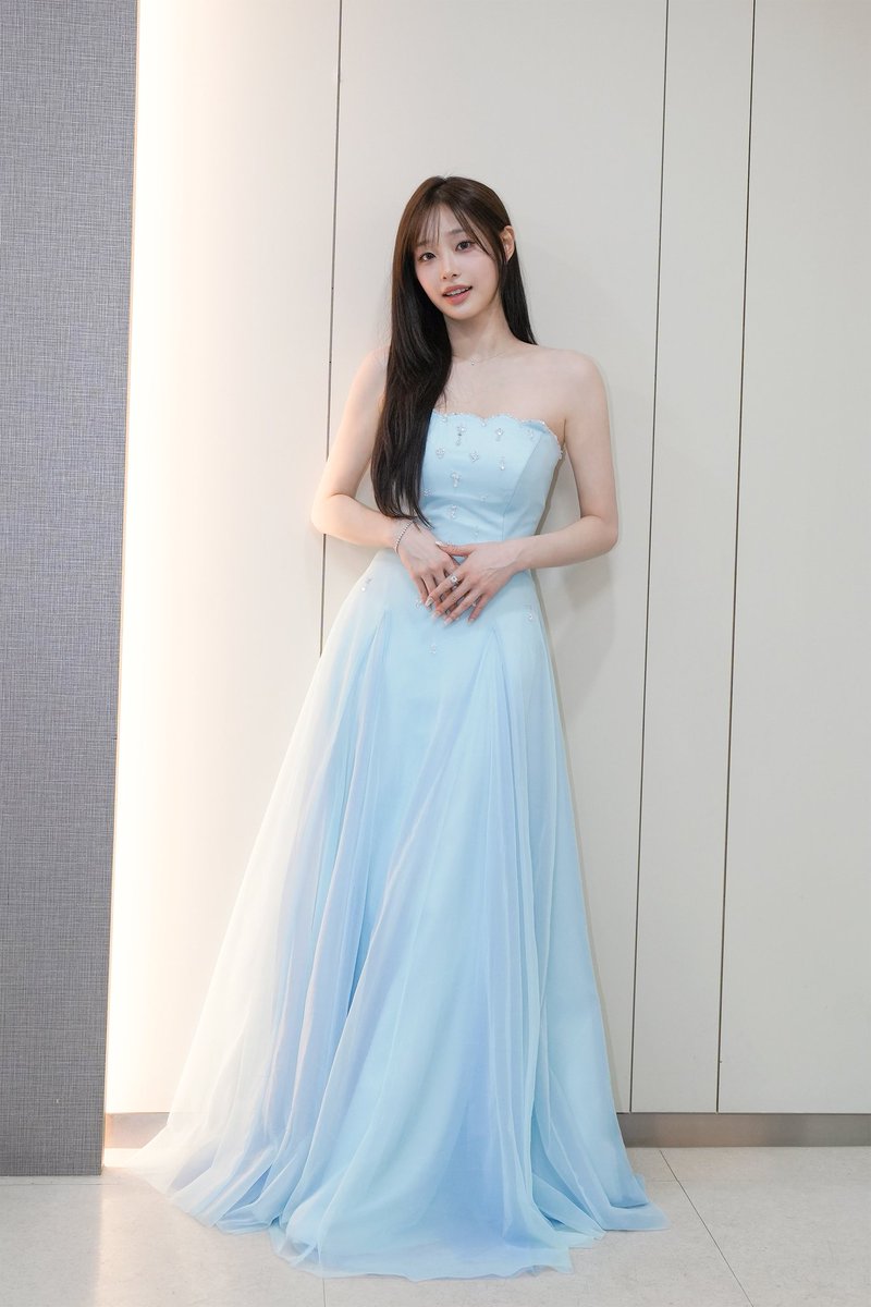 Behind-the-scenes cut of Chuu