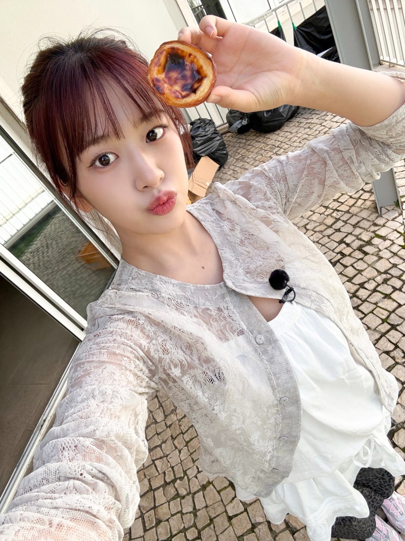 Recent activity shot of An Yujin (IVE)