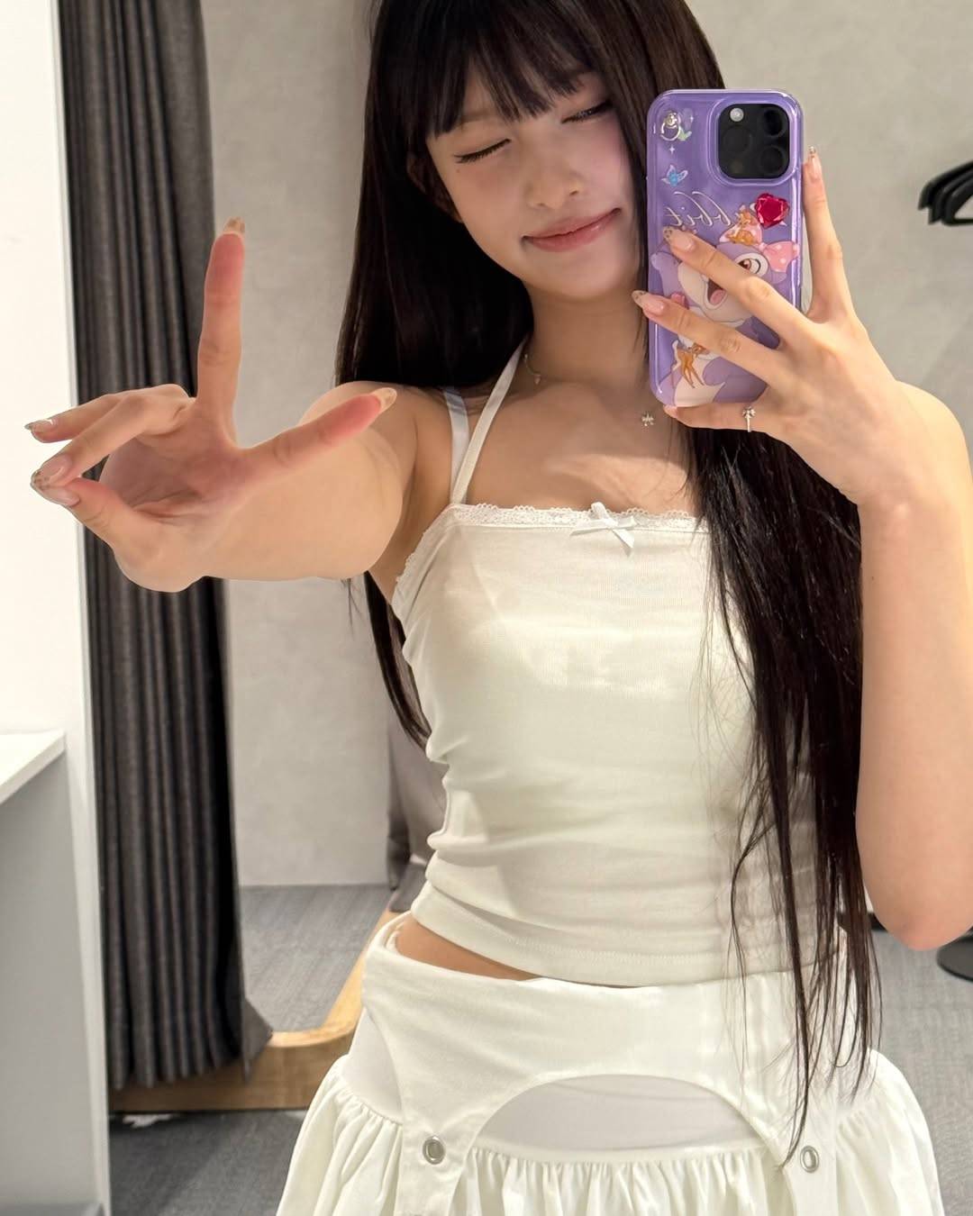 Latest photo of Leeseo (IVE)