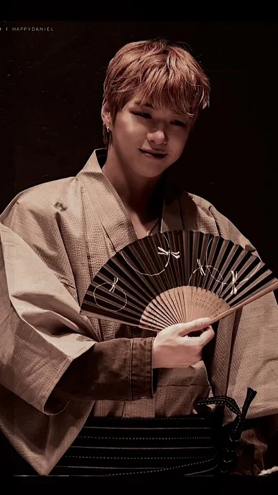 A heartfelt wallpaper shared by Kang Daniel's fans