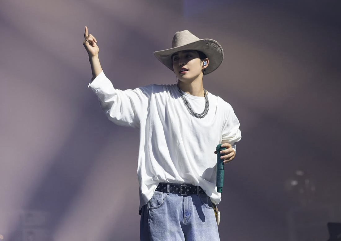 Recent activity shot of S.Coups (SEVENTEEN)