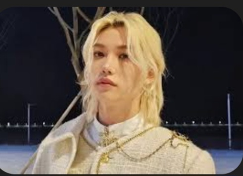 Latest photo of Felix (Stray Kids)