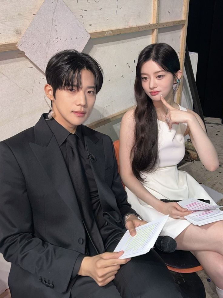 Behind-the-scenes cut of Minju (ILLIT)