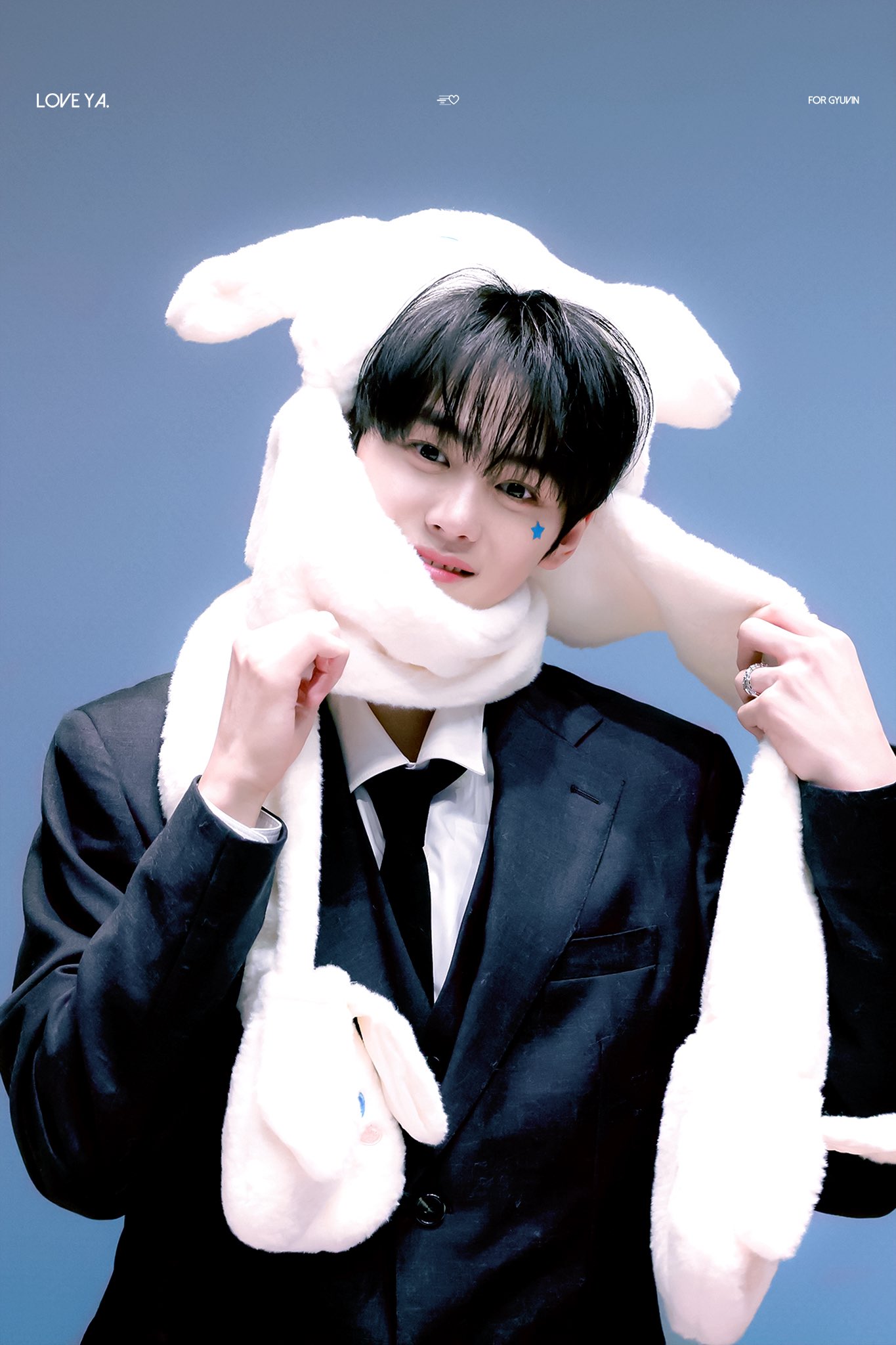 Recent activity shot of Kim Gyuvin (ZEROBASEONE)