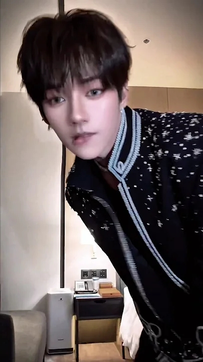 Latest photo of JL (AHOF)