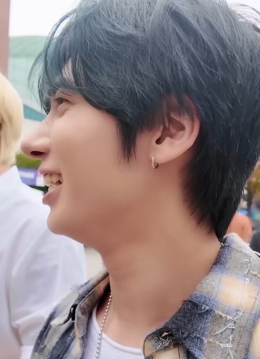 Foto terbaru Taehyun (TOMORROW X TOGETHER)