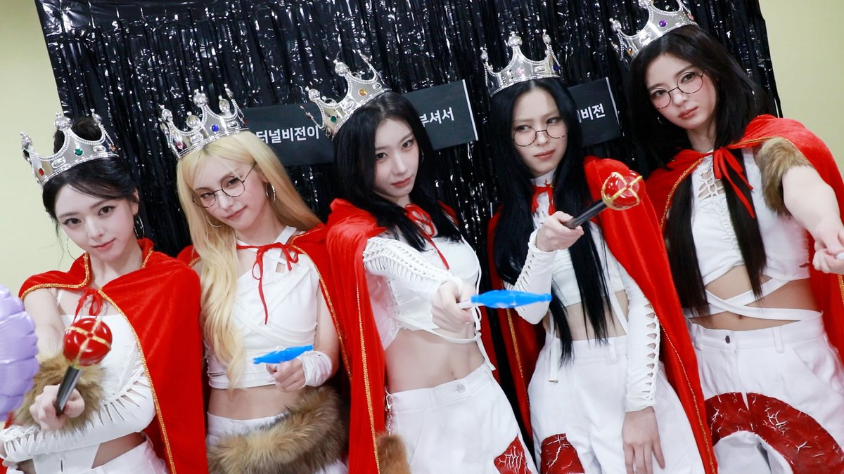 Behind-the-scenes cut of ITZY