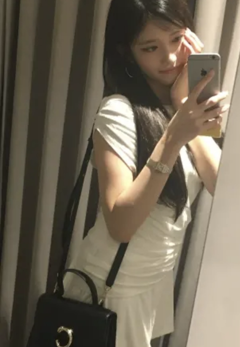 Behind-the-scenes cut of Leeseo (IVE)