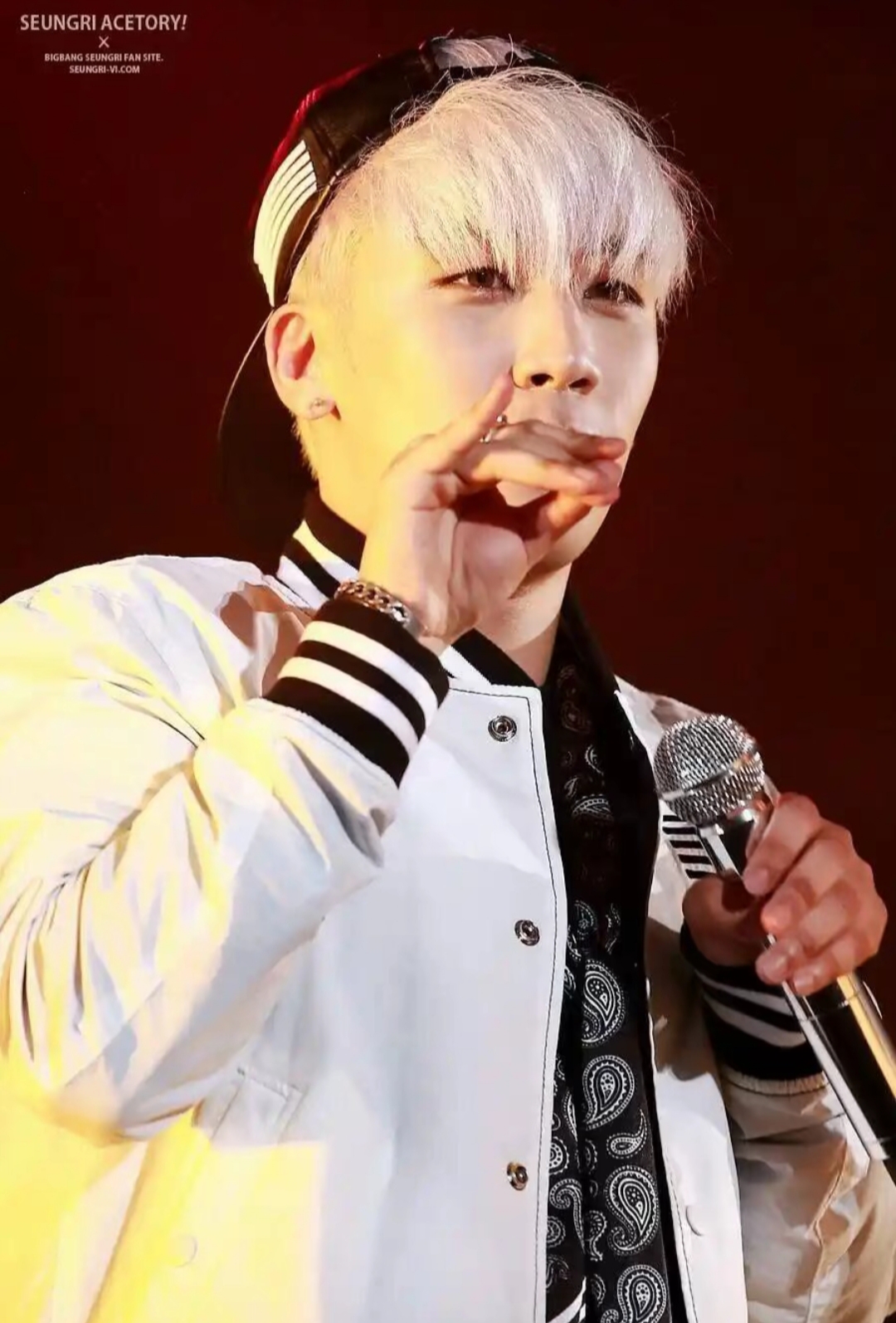A moment captured by Seungri's fan