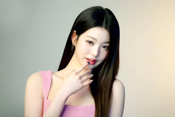 Behind-the-scenes cut of Jang Wonyoung (IVE)
