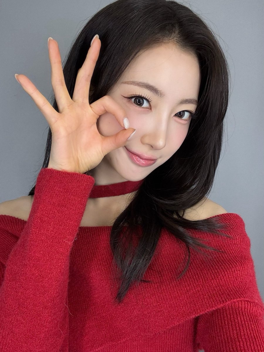 Behind-the-scenes cut of H1-KEY