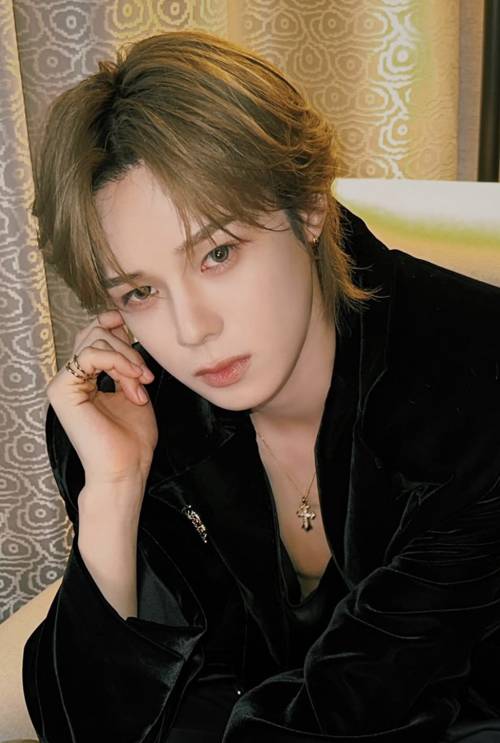 Behind-the-scenes cut of K (&TEAM)