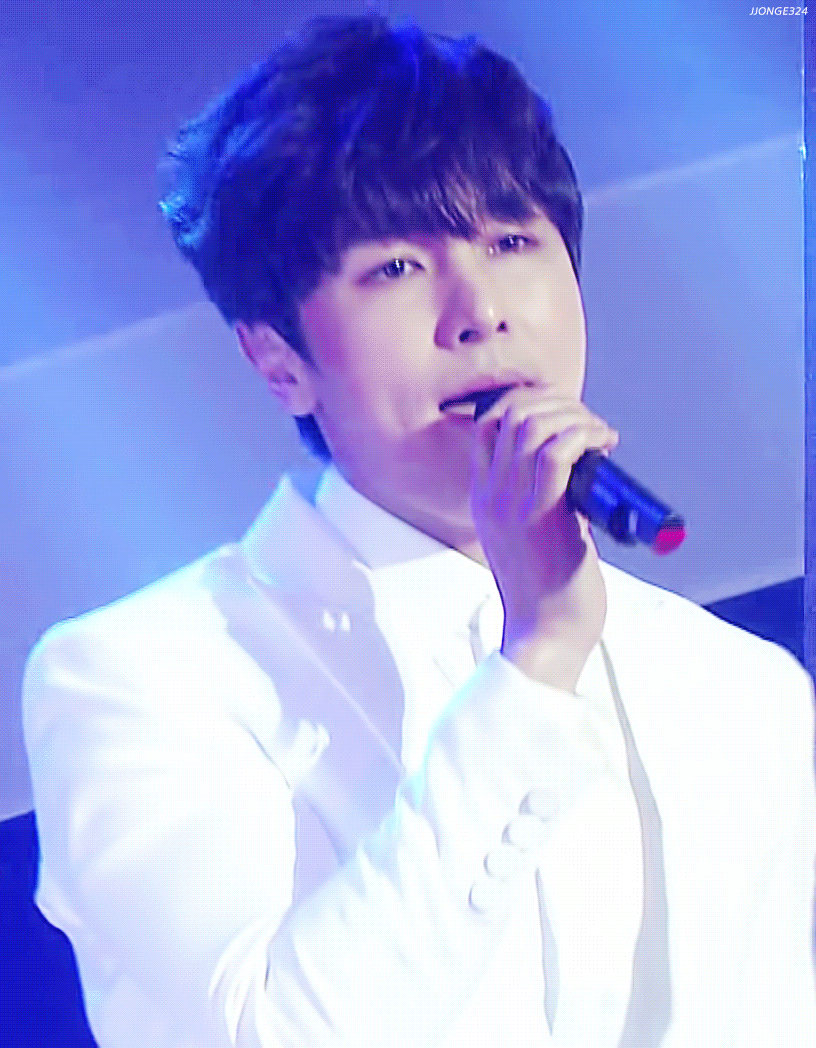 A moment captured by SHINHWA's fan