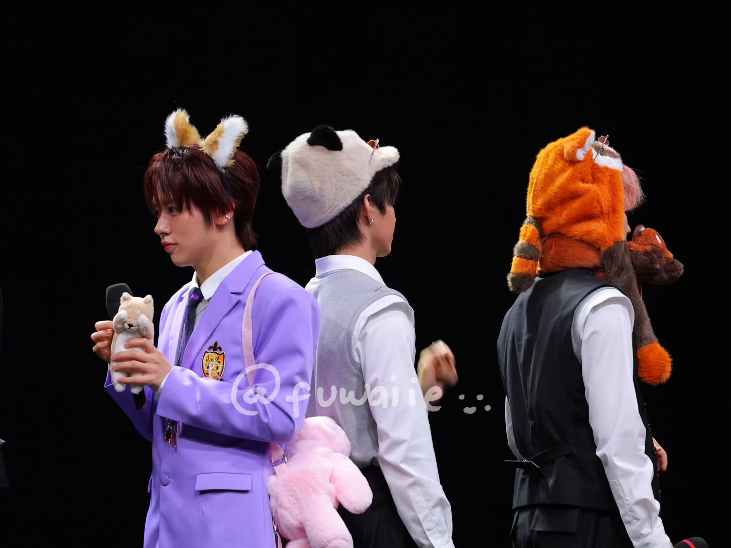 Behind-the-scenes cut of JL (AHOF)