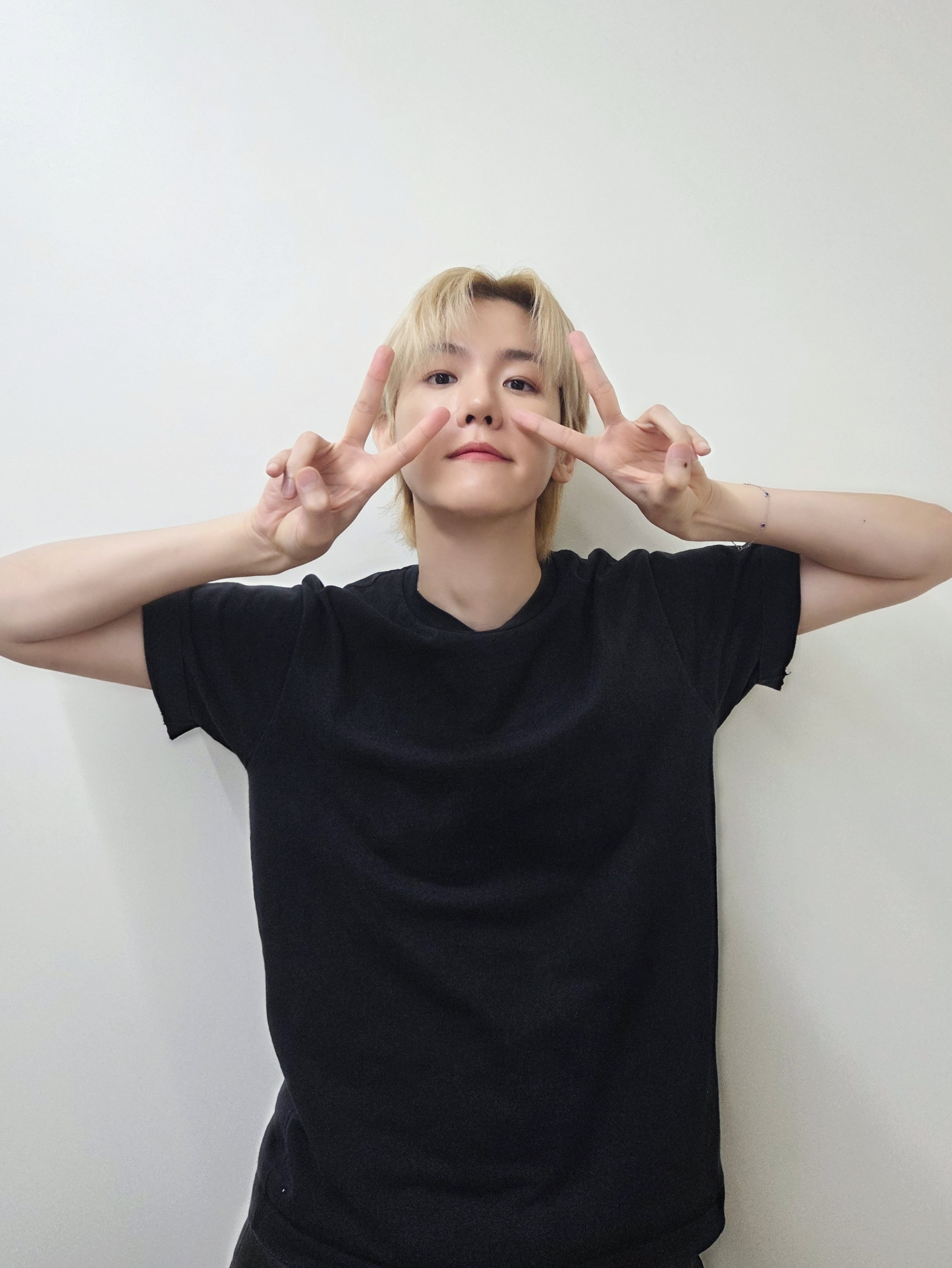 Latest photo of Baekhyun (EXO)