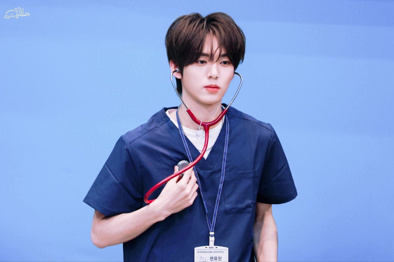 Recent activity shot of Han Yujin (ZEROBASEONE)