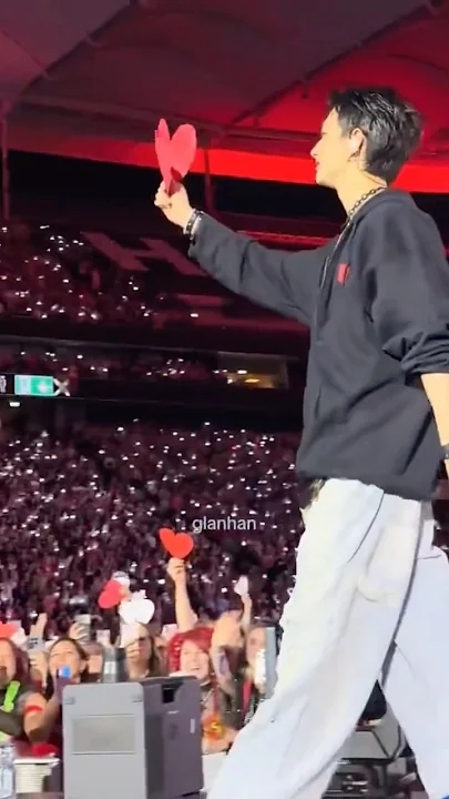 鉉辰 (Stray Kids)的最新活動照片