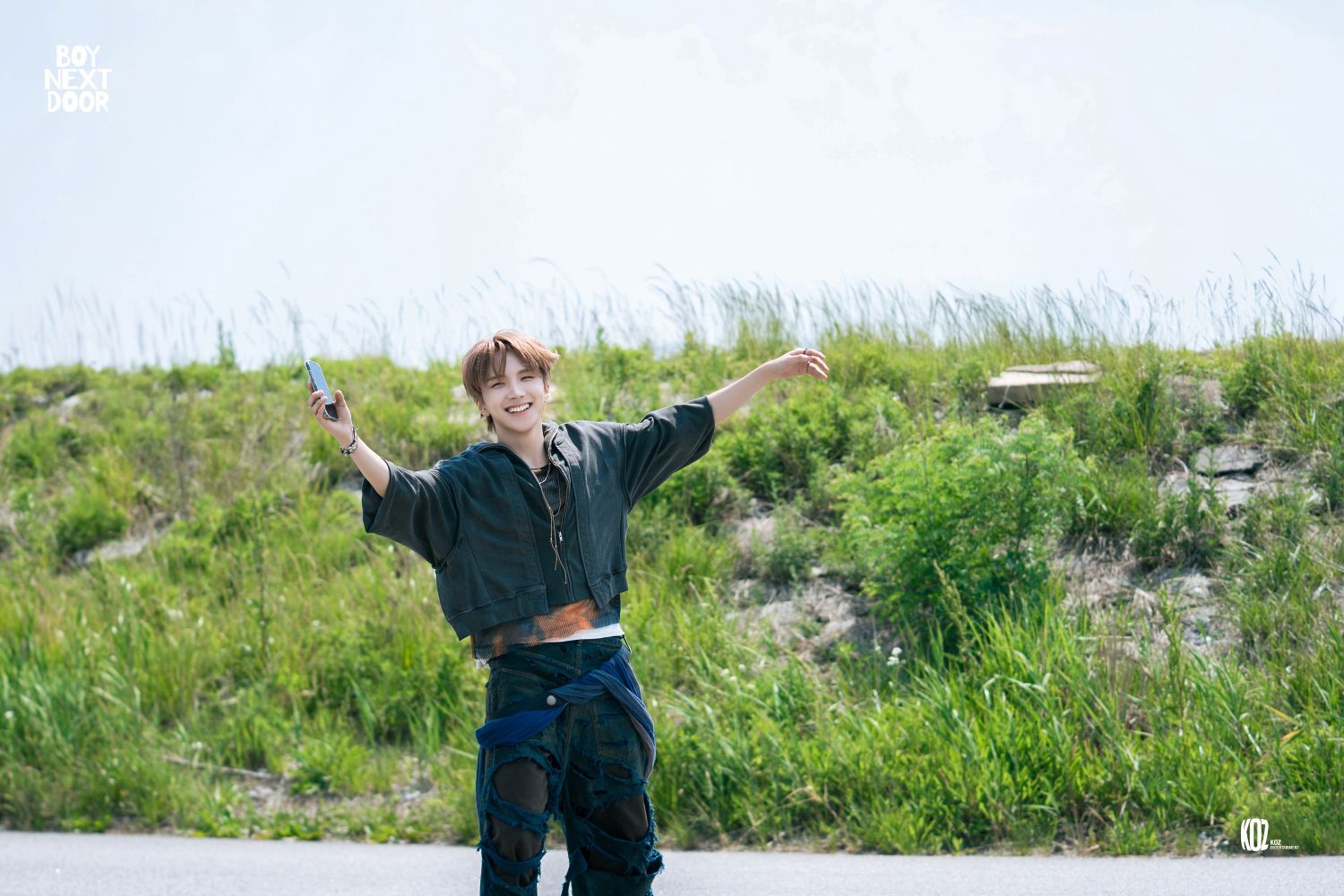 A moment captured by Woonhak (BOYNEXTDOOR)'s fan