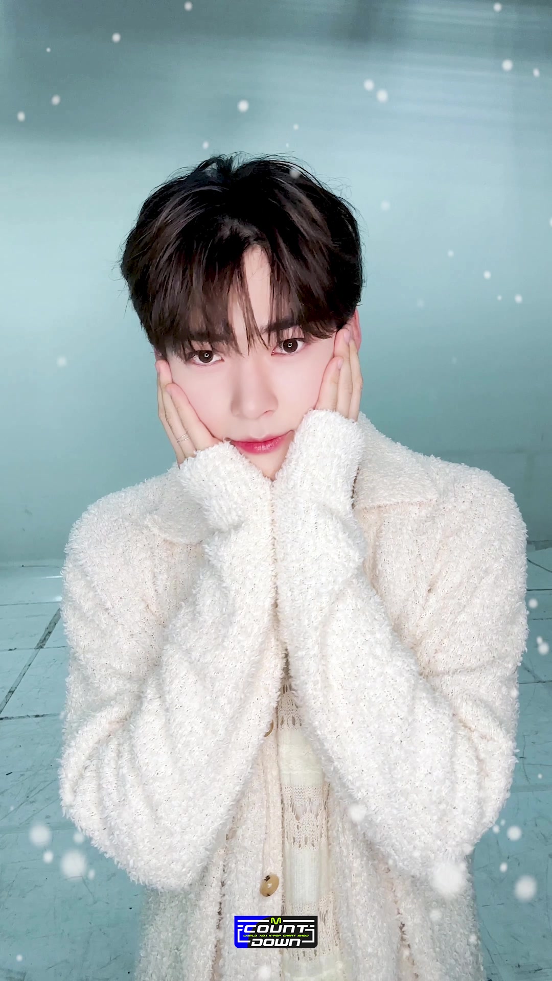 Latest photo of Sung Hanbin (ZEROBASEONE)