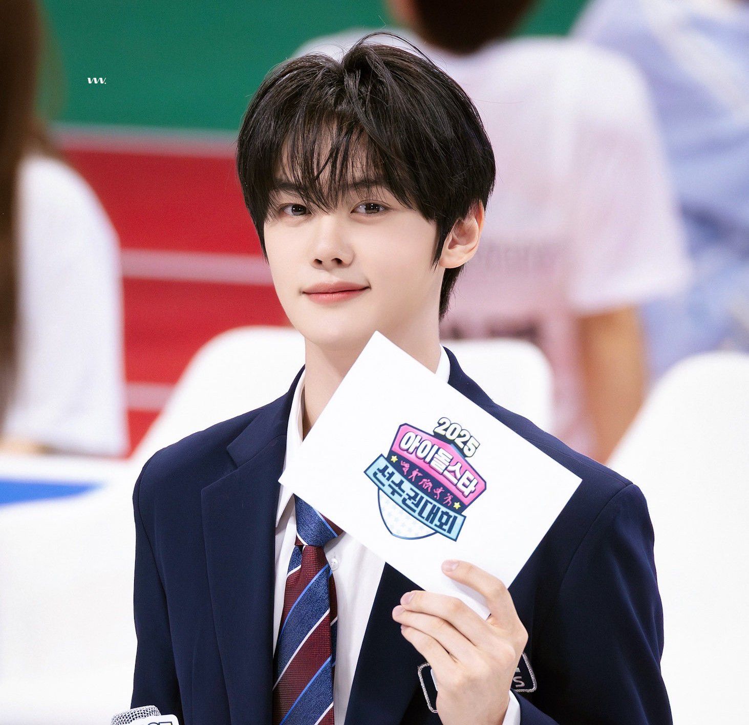 Recent activity shot of Kim Gyuvin (ZEROBASEONE)