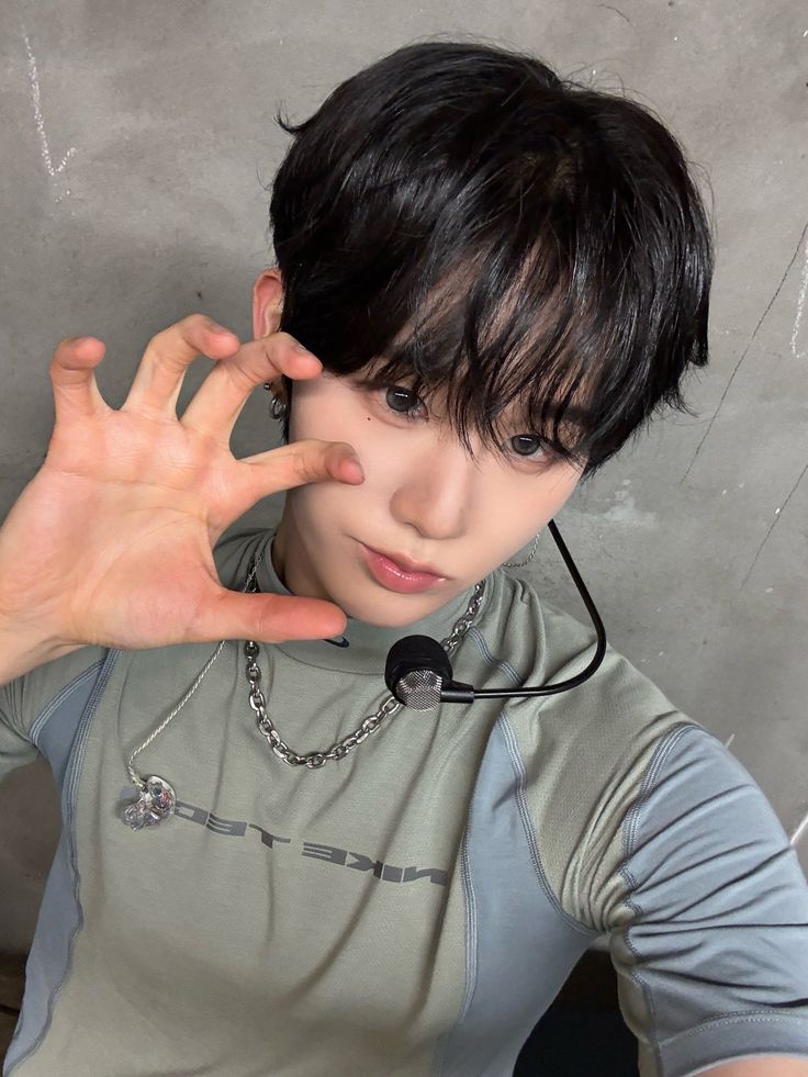 Recent activity shot of EVNNE