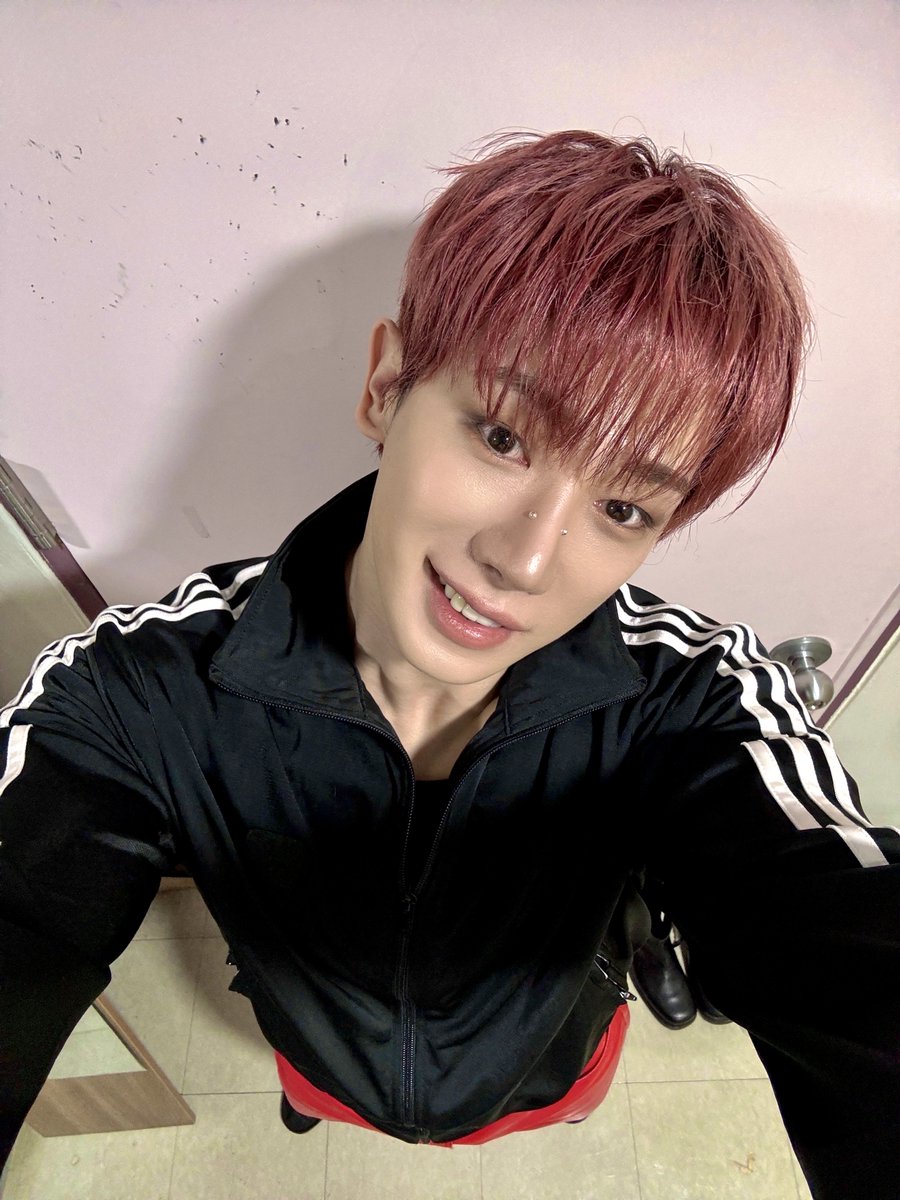 Momen yang diabadikan oleh penggemar Wonho