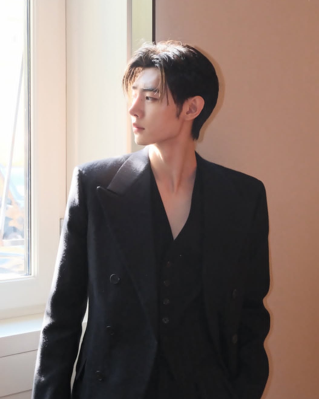Behind-the-scenes cut of Sunghoon (ENHYPEN)
