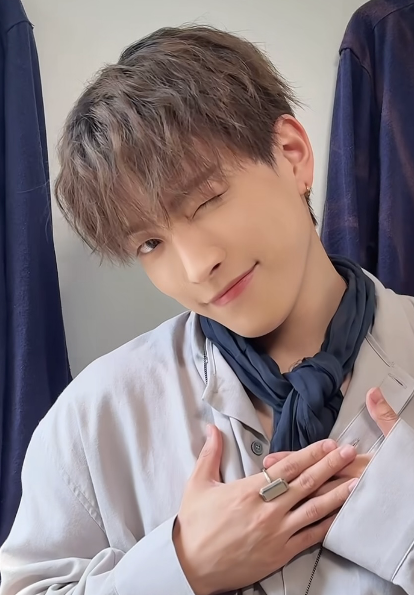 Recent activity shot of Hongjoong (ATEEZ)