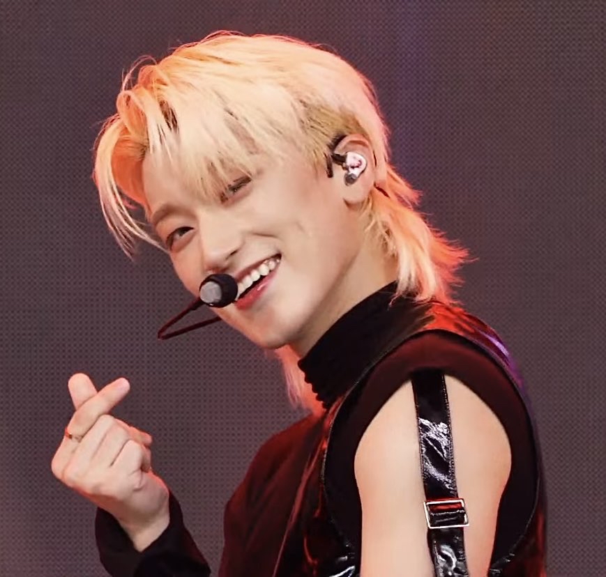 A moment captured by San (ATEEZ)'s fan