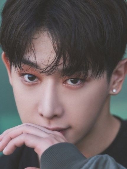 Behind-the-scenes cut of Wonho