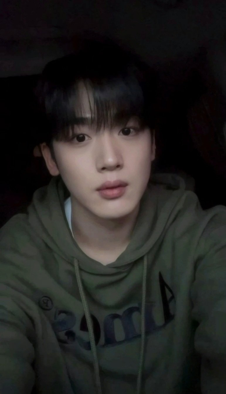 The most beloved wallpaper among Kim Yohan (WEi)'s fans