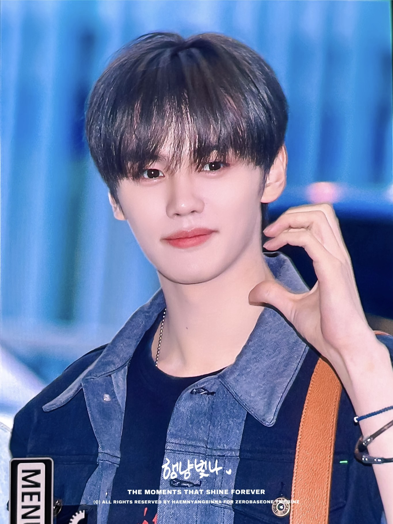 Recent activity shot of Kim Gyuvin (ZEROBASEONE)