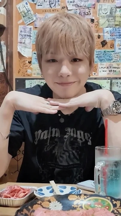 A heartfelt wallpaper shared by Kang Daniel's fans