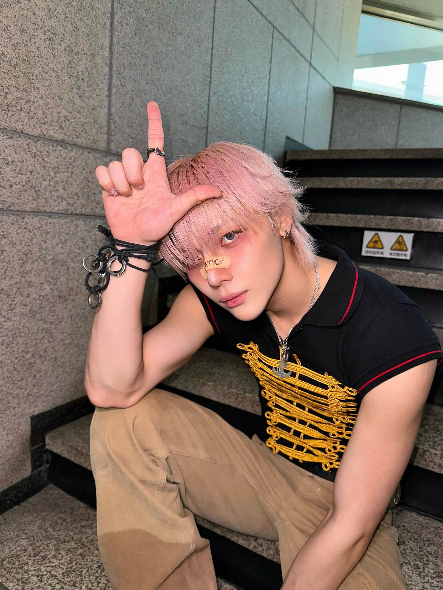 A moment captured by Nicholas (&TEAM)'s fan