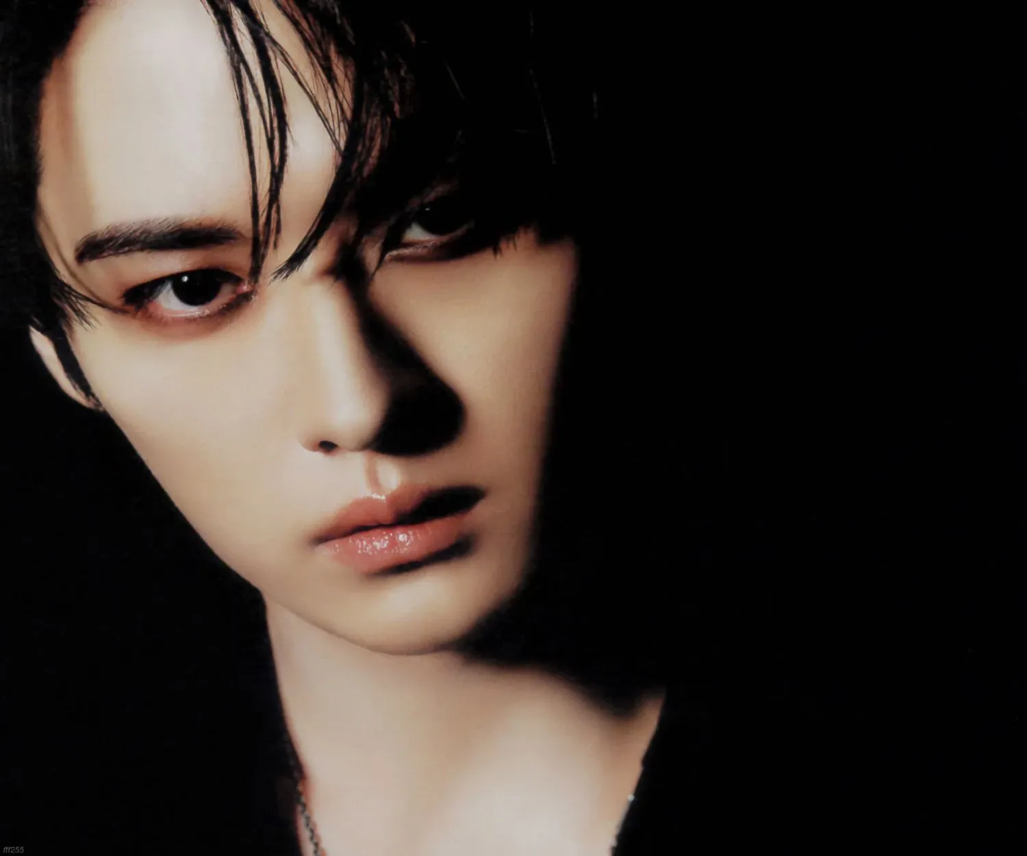 Latest photo of Lee Know (Stray Kids)