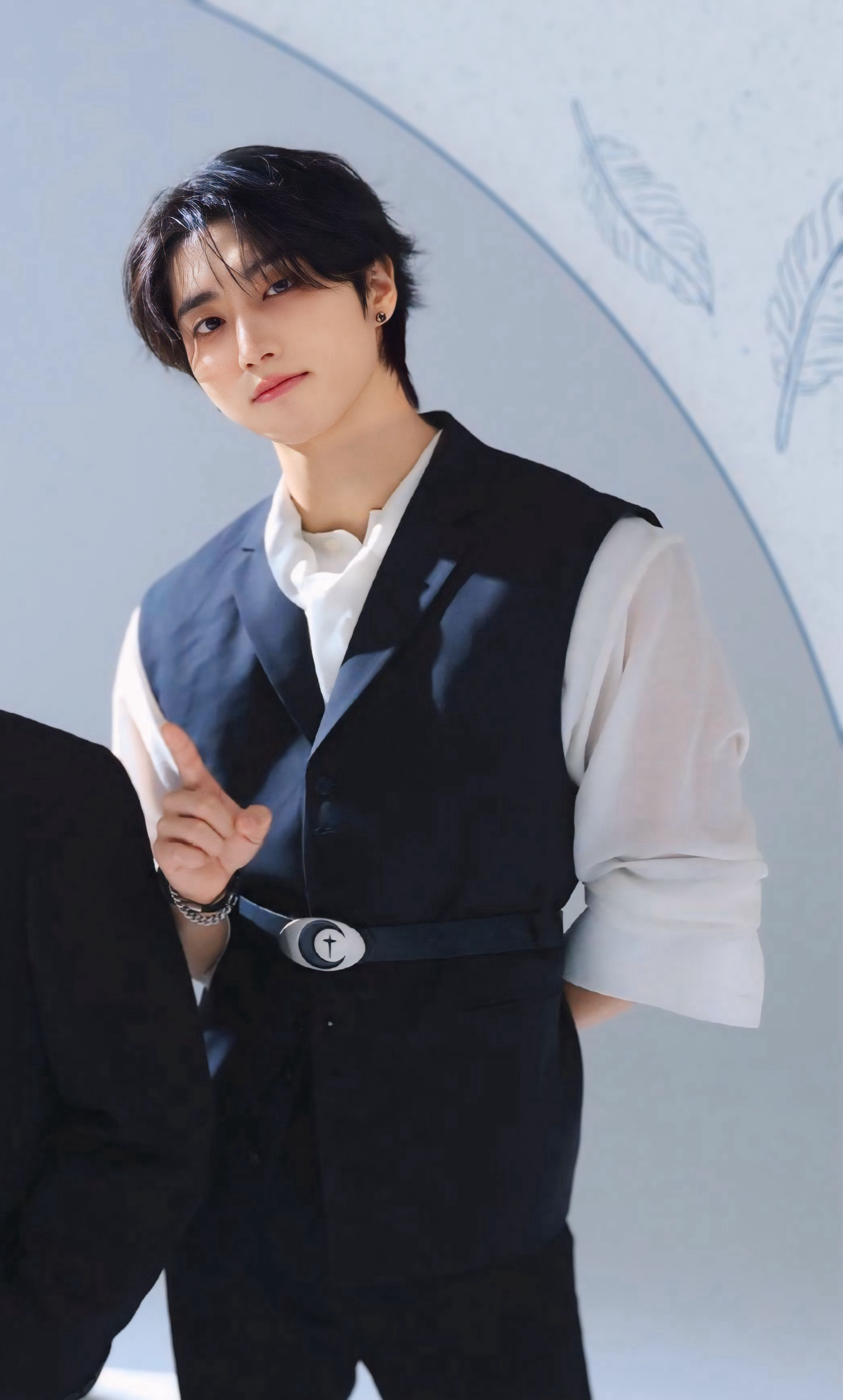 Behind-the-scenes cut of HAN (Stray Kids)