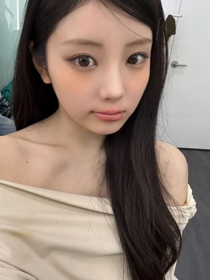 Recent activity shot of Wonhee (ILLIT)