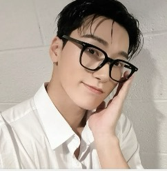 Today’s hot picks from the 산 (에이티즈) community