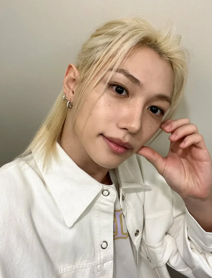 Behind-the-scenes cut of Felix (Stray Kids)