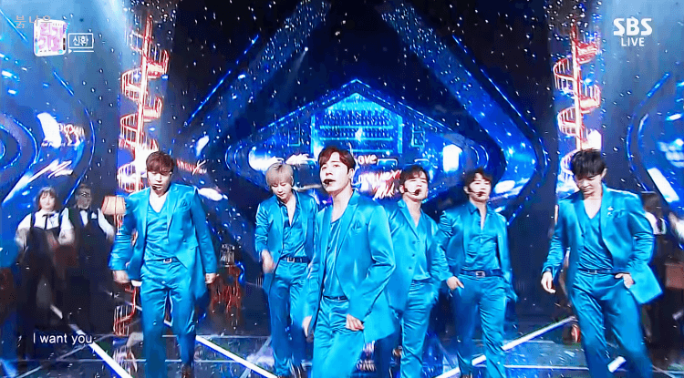 Behind-the-scenes cut of SHINHWA