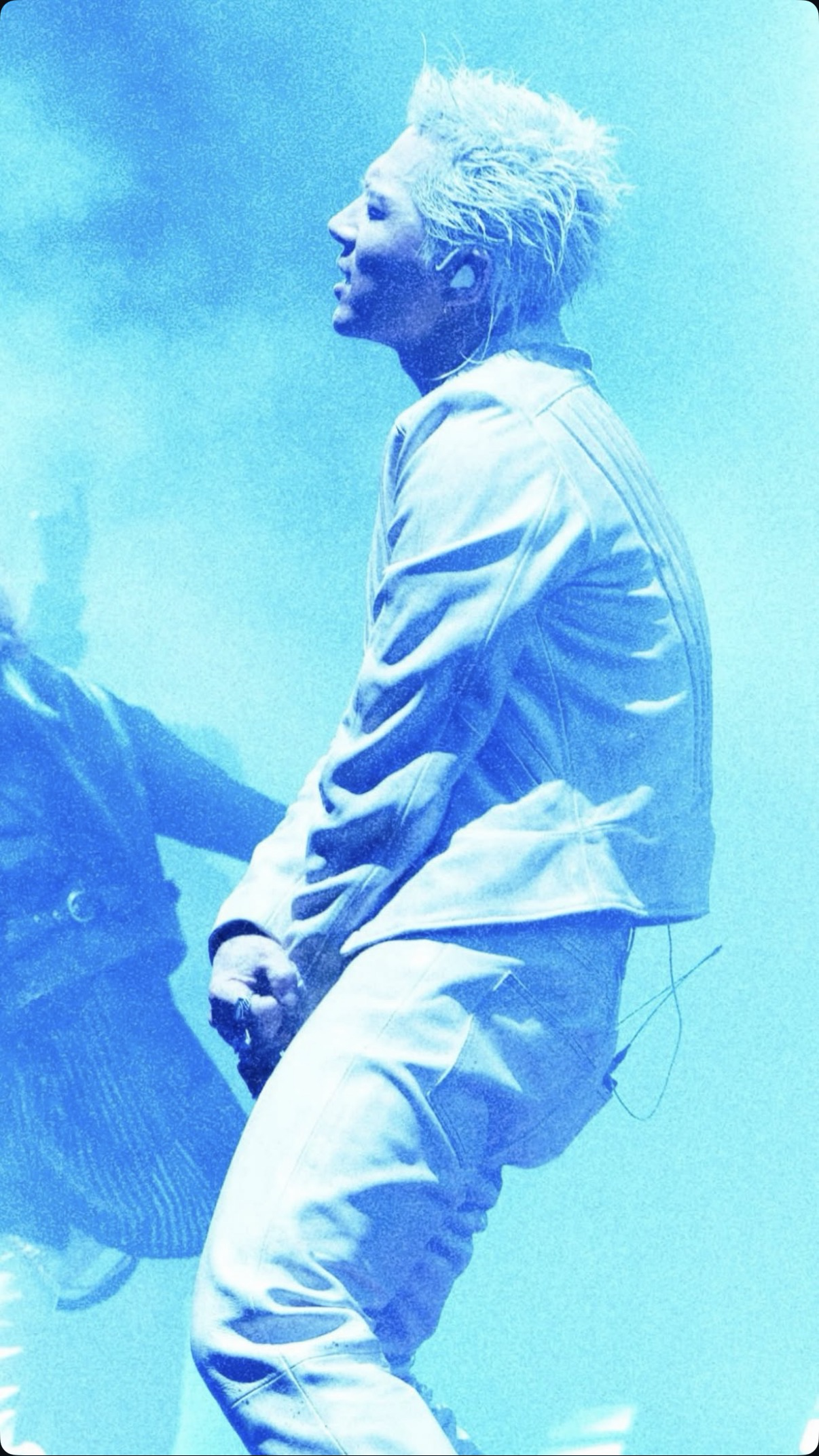 A heartfelt wallpaper shared by Taeyang (BIGBANG)'s fans