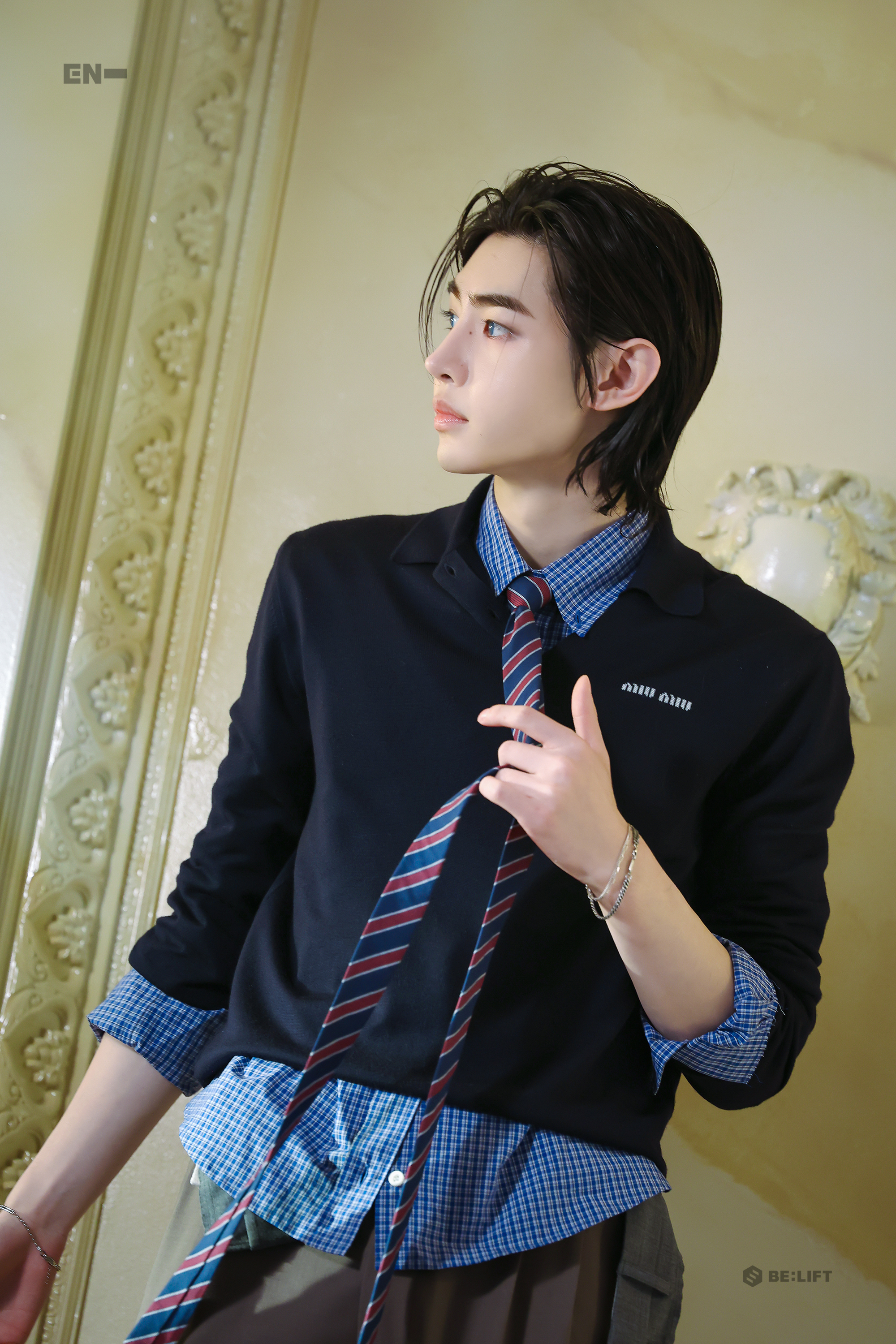 Foto terbaru Sunghoon (ENHYPEN)
