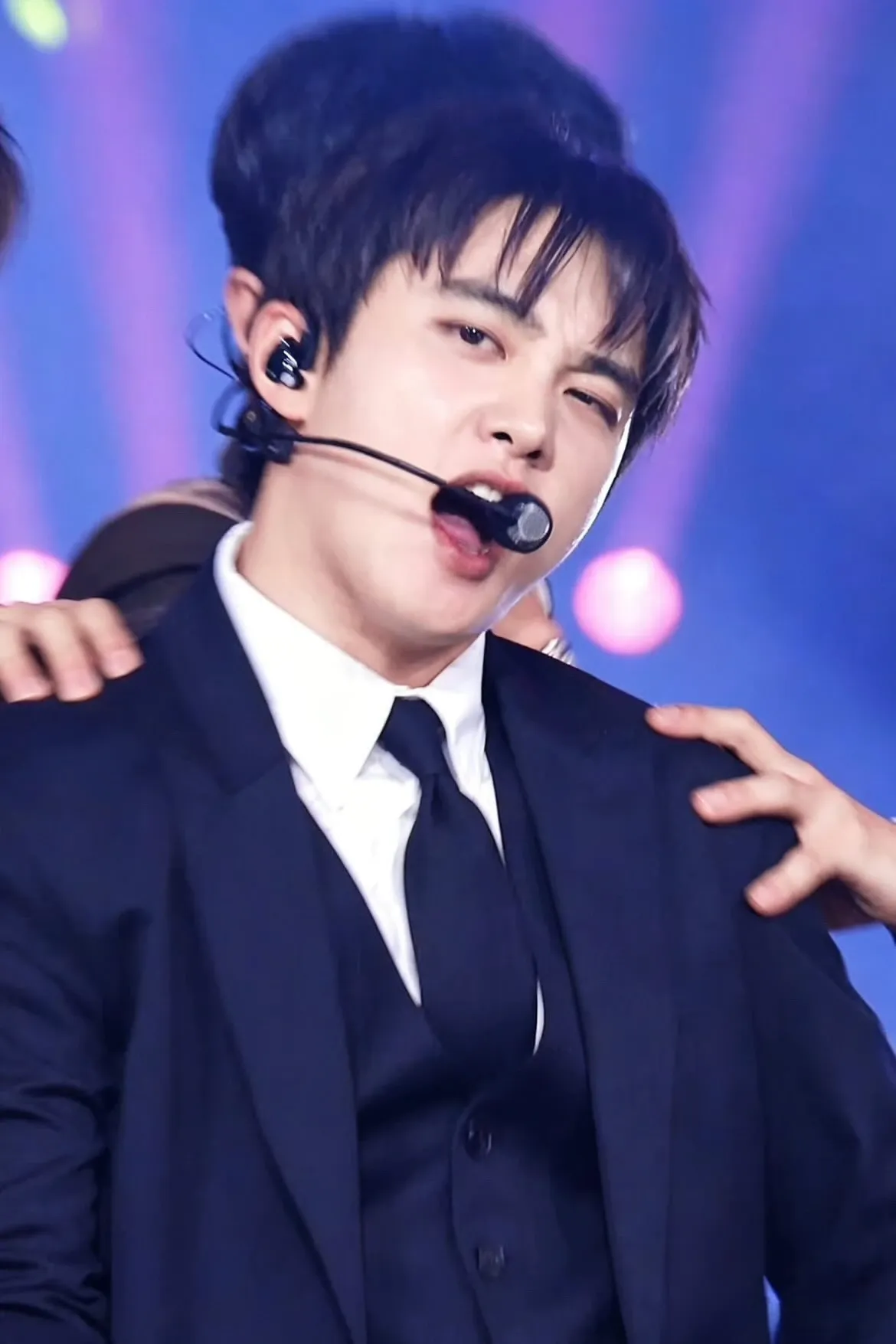 디오 (EXO)의 최신 사진