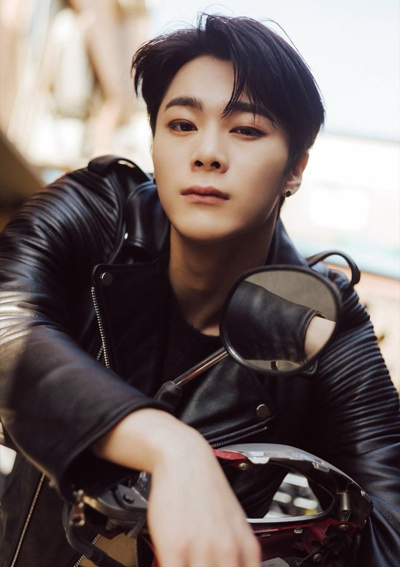 A moment captured by Moonbin (ASTRO)'s fan